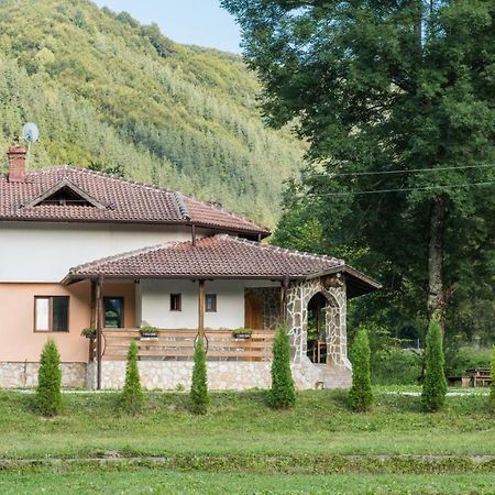 Къща За Гости Черна Река Ribarica Esterno foto