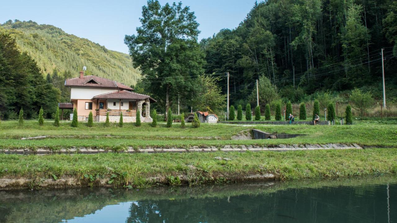Къща За Гости Черна Река Ribarica Esterno foto